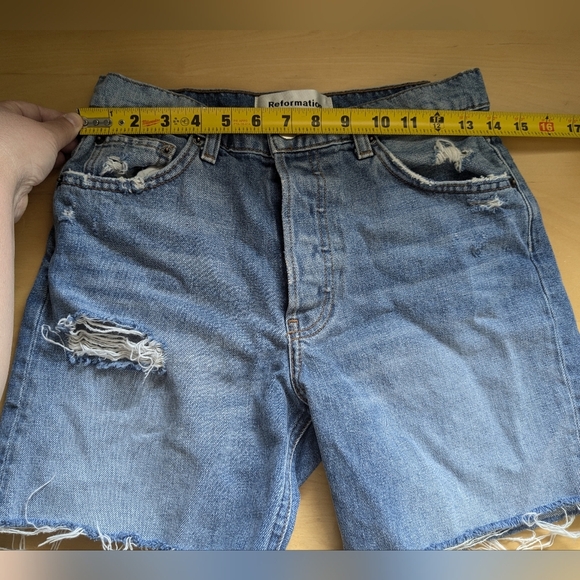 REFORMATION Distrssed Jeans Short Women Size 24 (Run Bigger) Made In USA - Picture 10 of 12